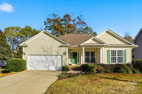 912 Gold Finch Cir, Fort Mill, SC 29715