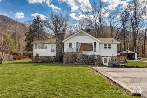 1639 Soco Rd, Maggie Valley, NC 28751