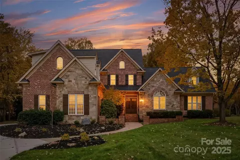 6412 Robin Hollow Dr, Mint Hill, NC 28227