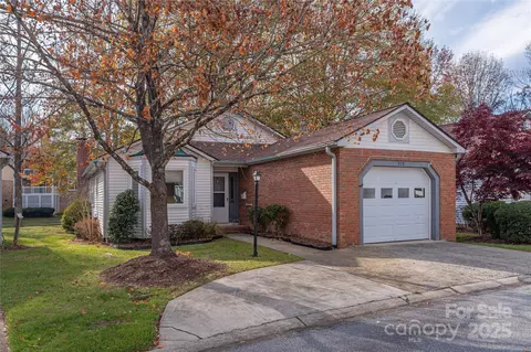 308 Somerton Ct, Hendersonville, NC 28791