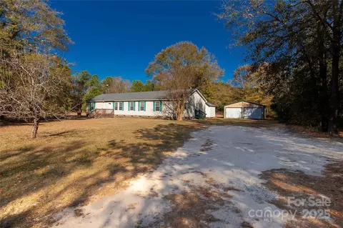 928 Neds Creek Rd, Kershaw, SC 29067