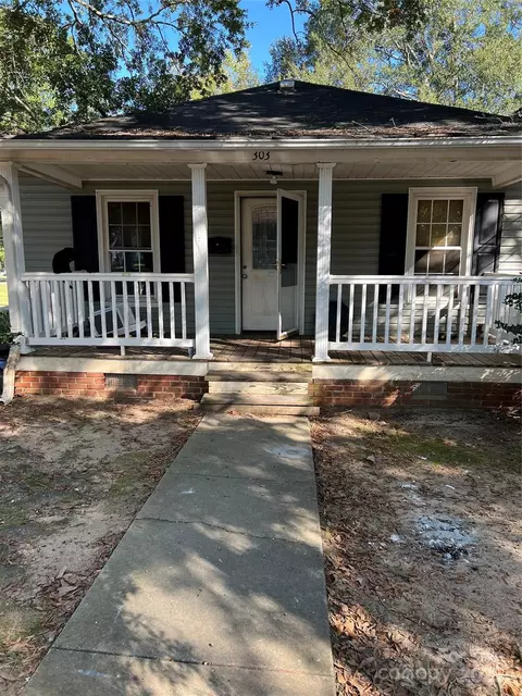303 E 10th St, Kannapolis, NC 28083