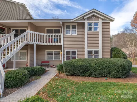 1 Timberlake Dr, Asheville, NC 28803