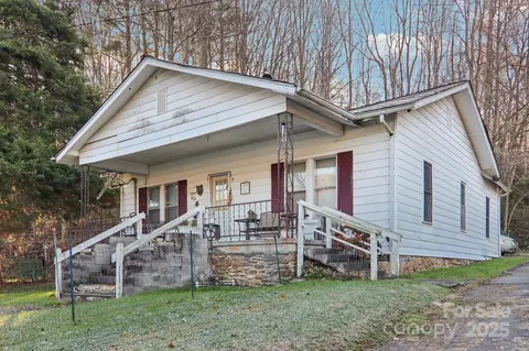 5 Ladybug Dr, Waynesville, NC 28786
