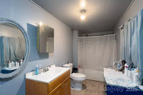 Bath - 185 Hunter St, Salisbury, NC 28144 photo 1 of 1