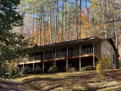 82 Merry Cove Rd, Sylva, NC 28779