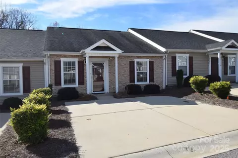 2056 Pin Oak Pl, Cramerton, NC 28032