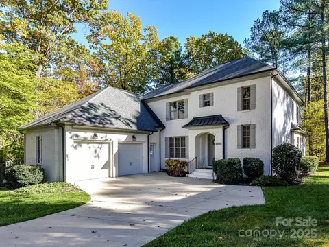 18806 Fore Sail Ct, Cornelius, NC 28031