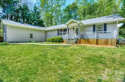 107 Sugar Mill Woods Dr, Zirconia, NC 28790