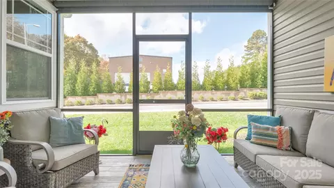 Exterior - 1508 28th Street Se Ln SE, Hickory, NC 28602 photo 6 of 7