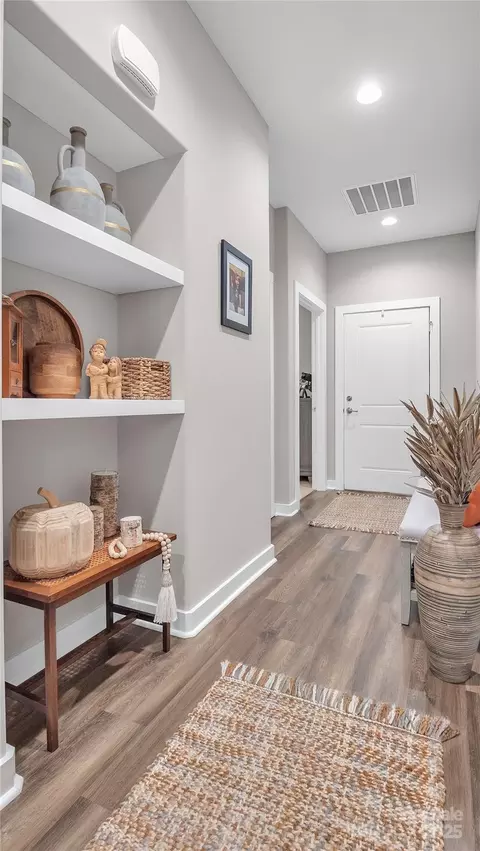 Entry Way - 1508 28th Street Se Ln SE, Hickory, NC 28602 photo 4 of 5