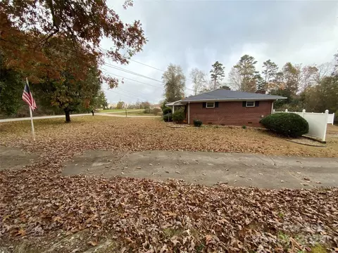 Exterior - 167 E High Rd, Bostic, NC 28018 photo 4 of 9