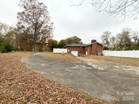 Exterior - 167 E High Rd, Bostic, NC 28018 photo 5 of 9