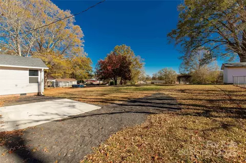 Exterior - 2429 Bartlett St, Lancaster, SC 29720 photo 4 of 6