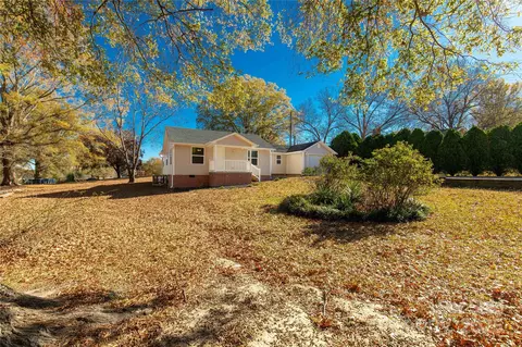 Exterior - 2429 Bartlett St, Lancaster, SC 29720 photo 2 of 6