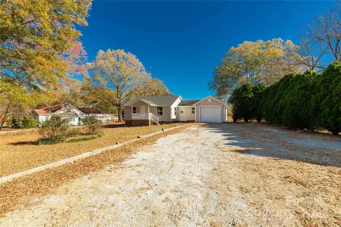 Exterior - 2429 Bartlett St, Lancaster, SC 29720 photo 1 of 6
