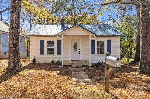 1125 Wilmington Ave, Statesville, NC 28677