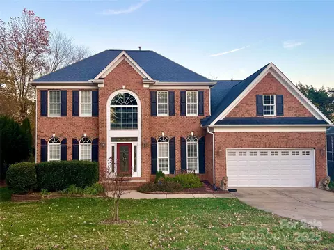 16106 Northstone Dr, Huntersville, NC 28078