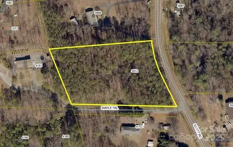 3912 Scott Rd, Morganton, NC 28655