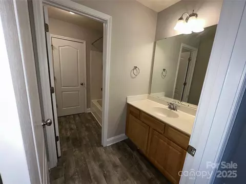 Bath - 366 Courtland Ct, Kannapolis, NC 28081 photo 4 of 6