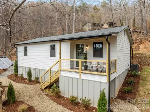 242 Moody Cove Rd, Weaverville, NC 28787