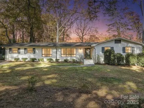 7044 Burlwood Rd, Charlotte, NC 28211