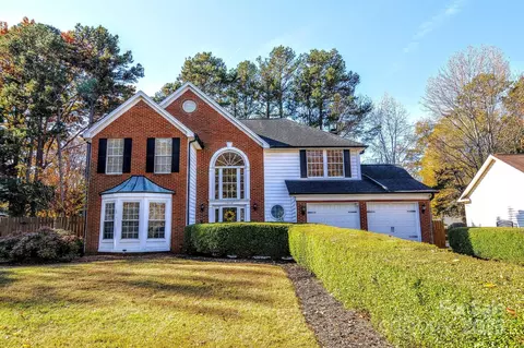 12112 Woodbend Dr, Matthews, NC 28105