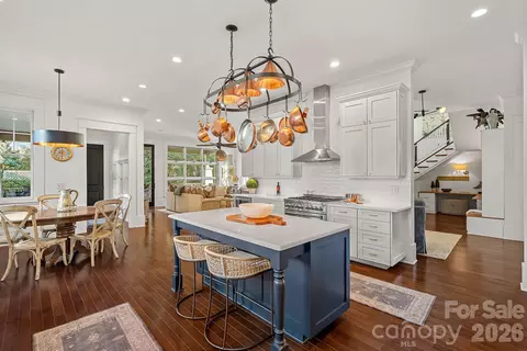 206 Meadowbrook Rd, Charlotte, NC 28211