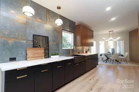 Kitchen - 1007 Everett Pl, Charlotte, NC 28205 photo 3 of 4