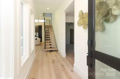 Entry Way - 1007 Everett Pl, Charlotte, NC 28205 photo 1 of 2