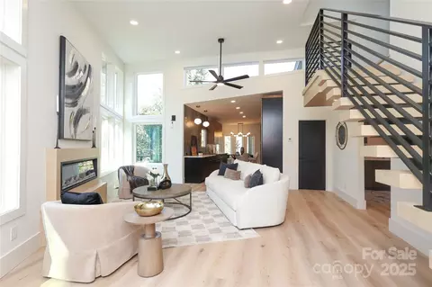 Living - 1007 Everett Pl, Charlotte, NC 28205 photo 1 of 5