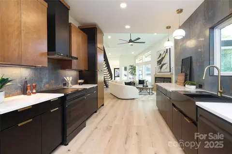 Kitchen - 1007 Everett Pl, Charlotte, NC 28205 photo 4 of 4