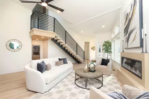 Living - 1007 Everett Pl, Charlotte, NC 28205 photo 3 of 5