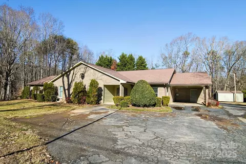 1015 Elizabeth Dr, Dallas, NC 28034