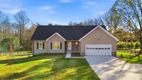 2707 Sandy Ford Rd, Newton, NC 28658