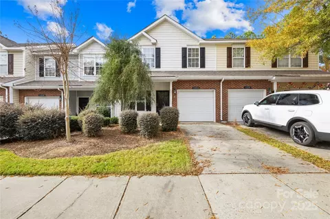 11034 Dixie Hills Dr, Charlotte, NC 28277