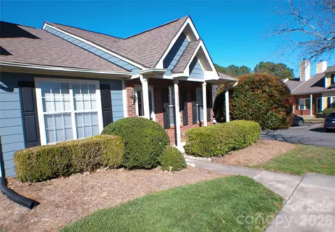 9112 Four Mile Creek Rd, Charlotte, NC 28277