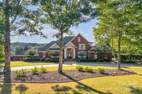 137 Clearcreek Dr, Boiling Springs, SC 29316