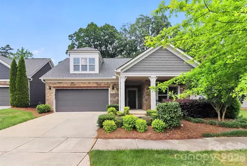 7933 Parknoll Dr, Huntersville, NC 28078