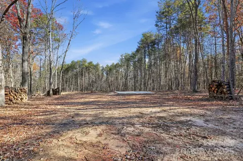 2201 Old Mountain Rd, Hiddenite, NC 28636