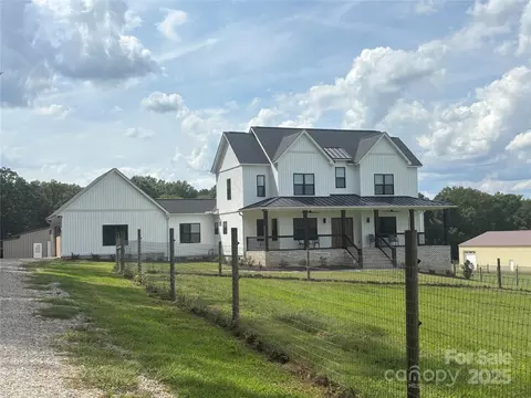 4802 Wolf Pond Rd, Monroe, NC 28112