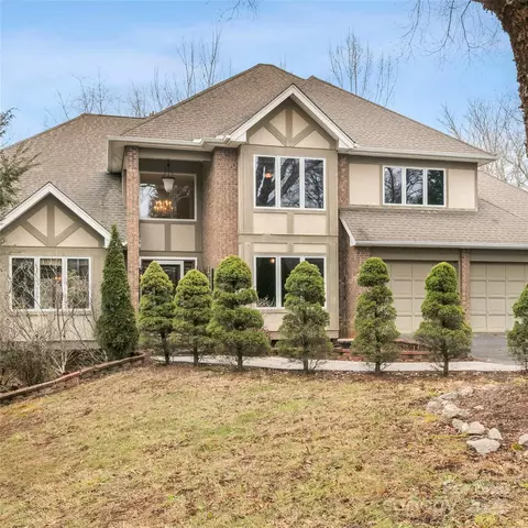 2 Sun Up Ln, Candler, NC 28715