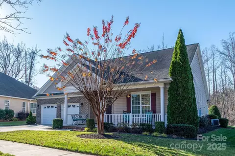 12612 Meetinghouse Dr, Cornelius, NC 28031
