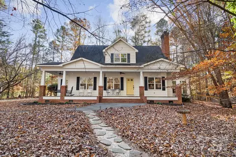 9158 Vagabond Rd, Charlotte, NC 28227