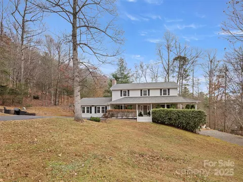 33 Ivy Cove Rd, Fairview, NC 28730