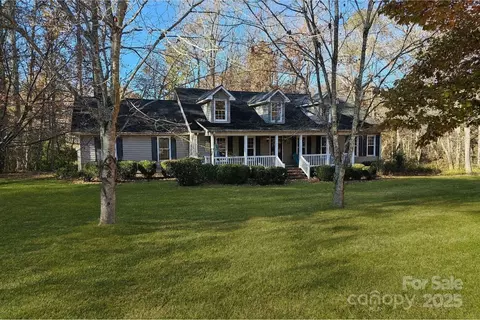 101 Green Way Ave, Cherryville, NC 28021