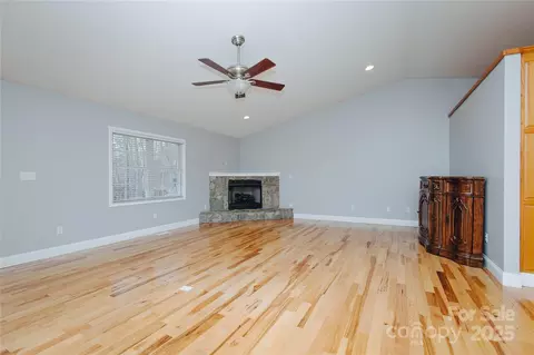 89 Bobcat Path, Marion, NC 28752 photo 16