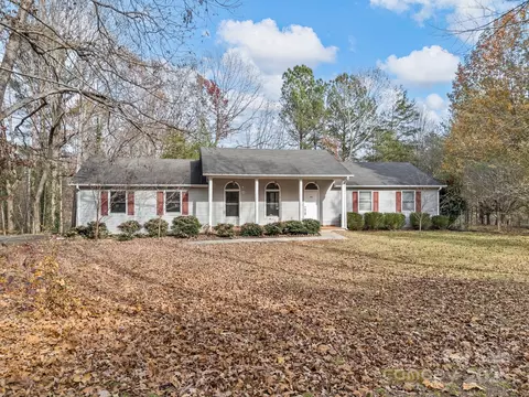 383 Woody Cir, Tryon, NC 28782