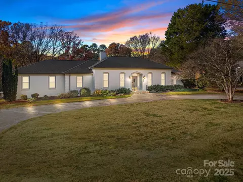 1022 Churchill Rd, Davidson, NC 28036