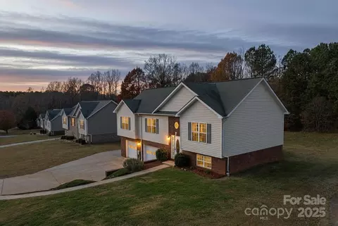 2244 Burris Rd, Conover, NC 28613 photo 2